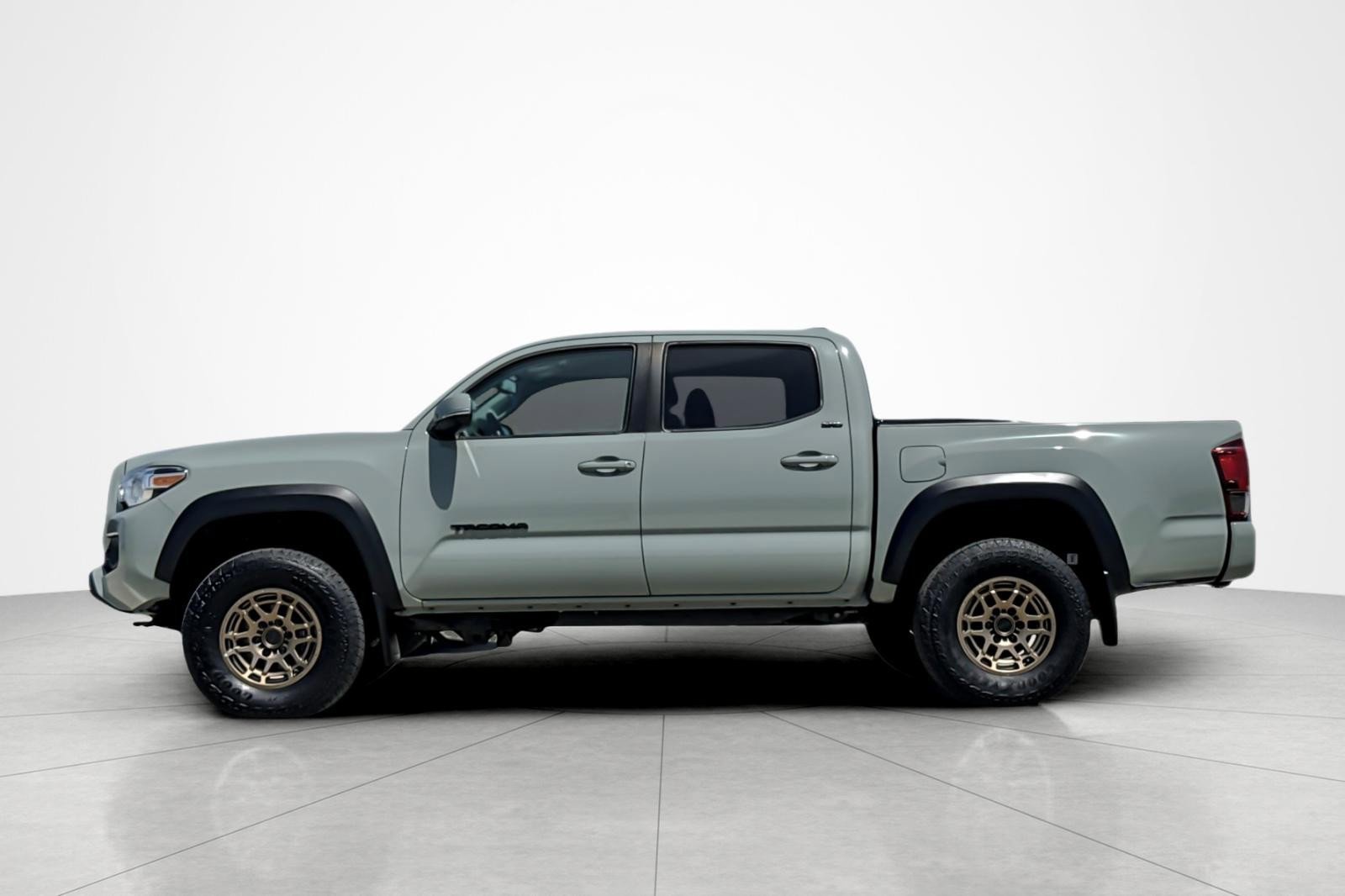 Used 2023 Toyota Tacoma 4x4 Double Cab w/ Trail Edition image 2