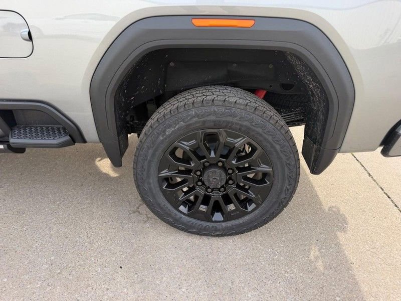 New 2026 GMC Sierra 2500 Denali Ultimate w/ LPO, Black Badging Package image 6