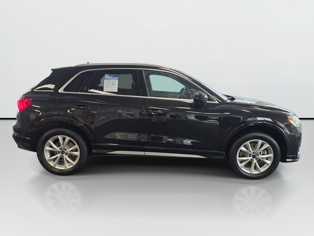 Used 2025 Audi Q3 2.0T Premium AWD/4WD image 2