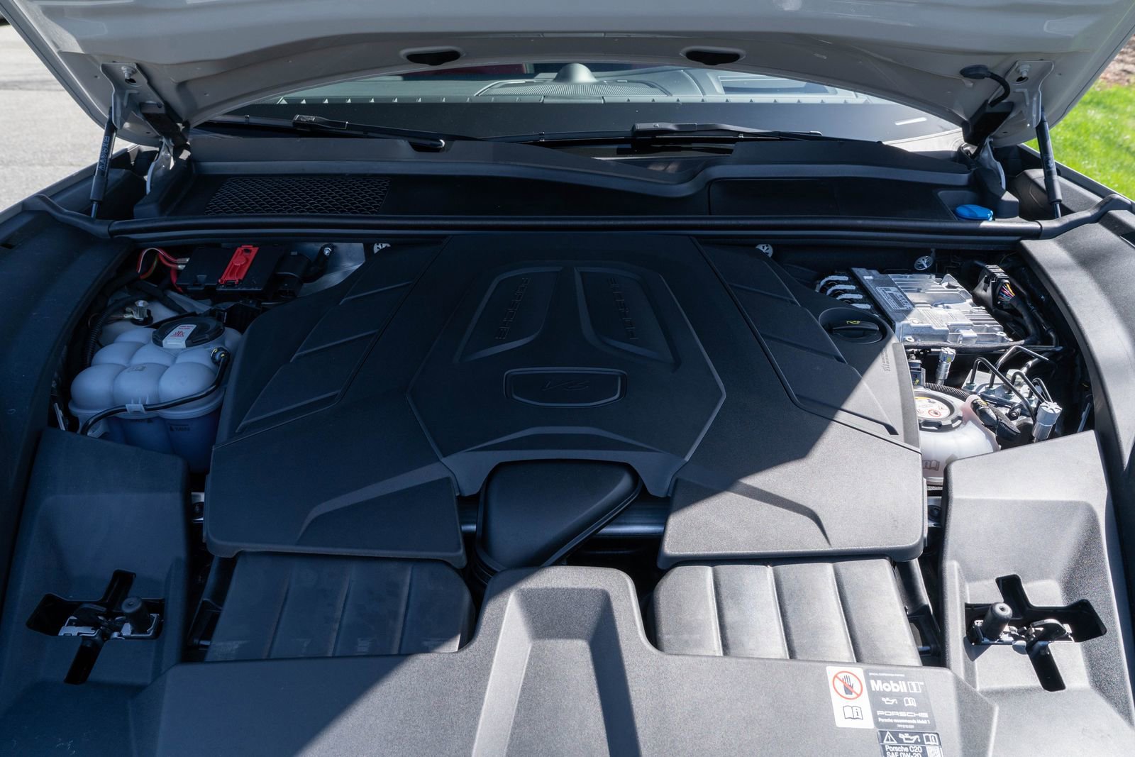 Certified 2025 Porsche Cayenne S w/ Premium Package Plus image 16