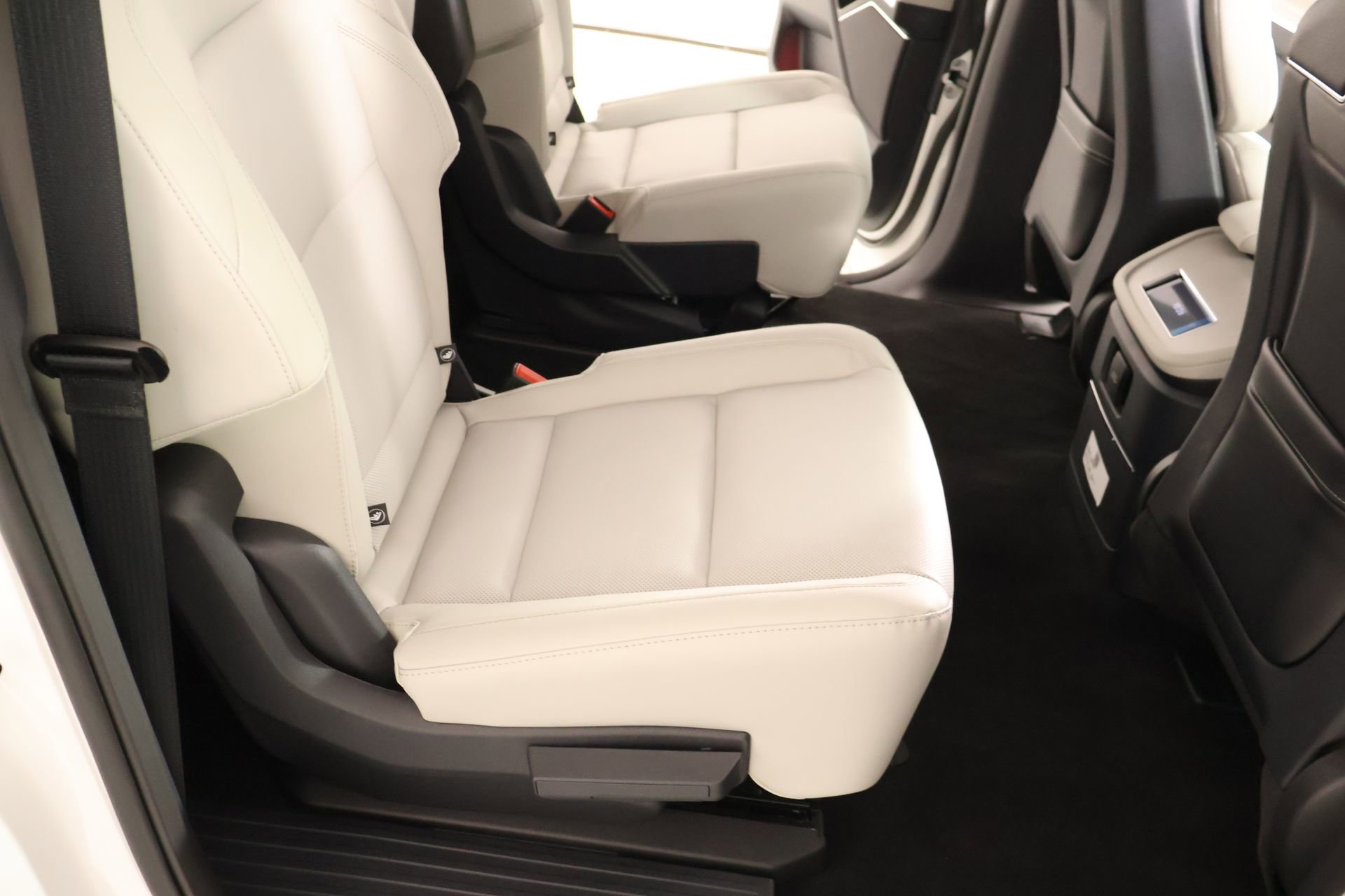 New 2026 Lincoln Navigator L Premier AWD/4WD image 15