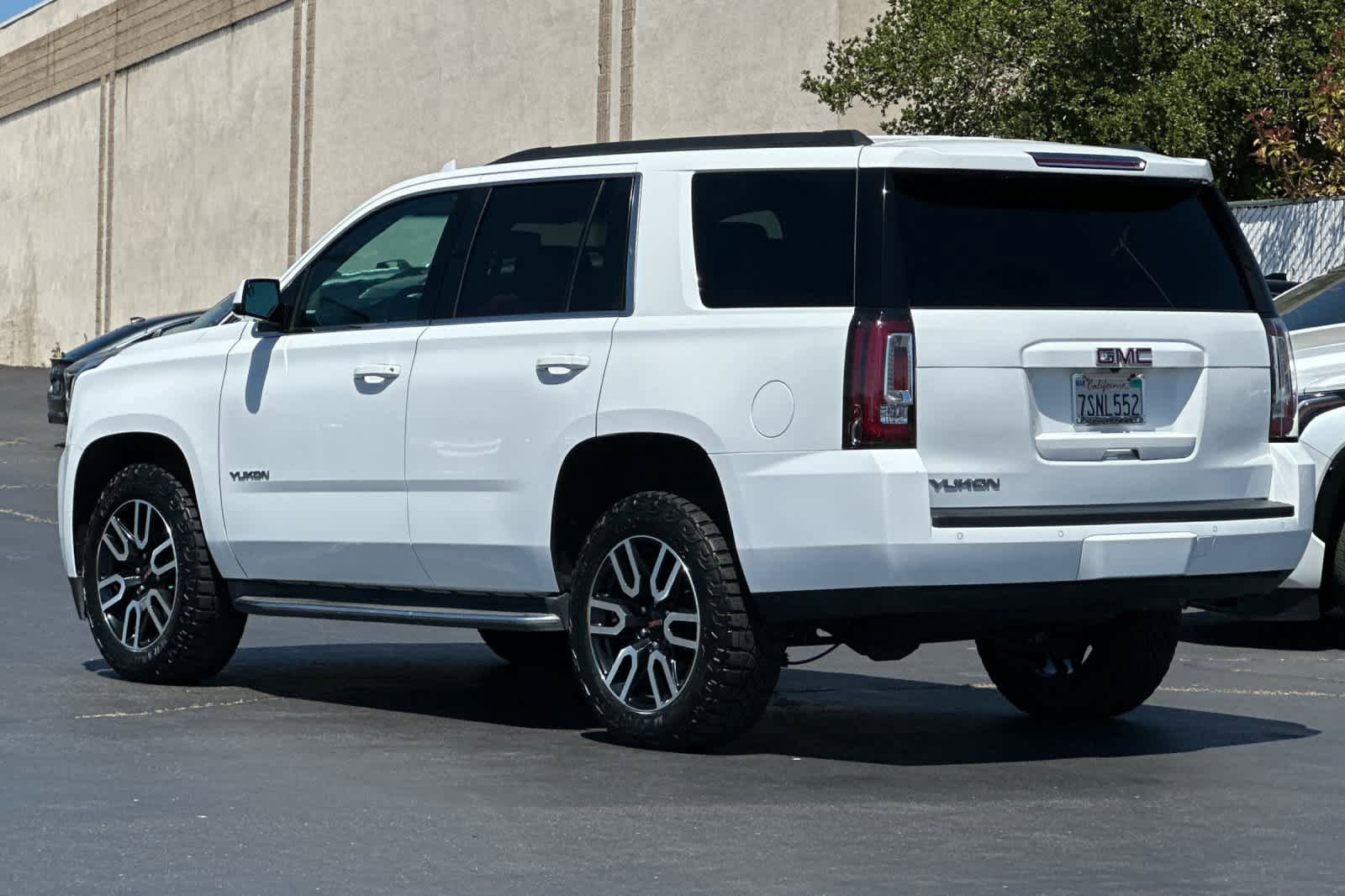 Used 2016 GMC Yukon SLE RWD image 7