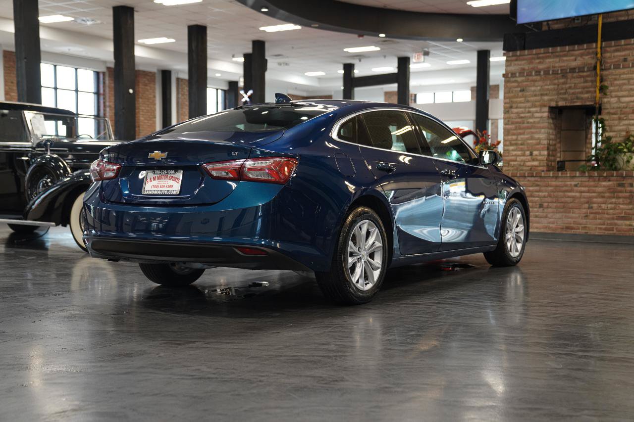 Used 2019 Chevrolet Malibu LT w/ Leather Package FWD image 11