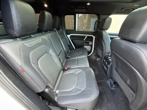 Used 2024 Land Rover Defender 130 X-Dynamic SE AWD/4WD image 22
