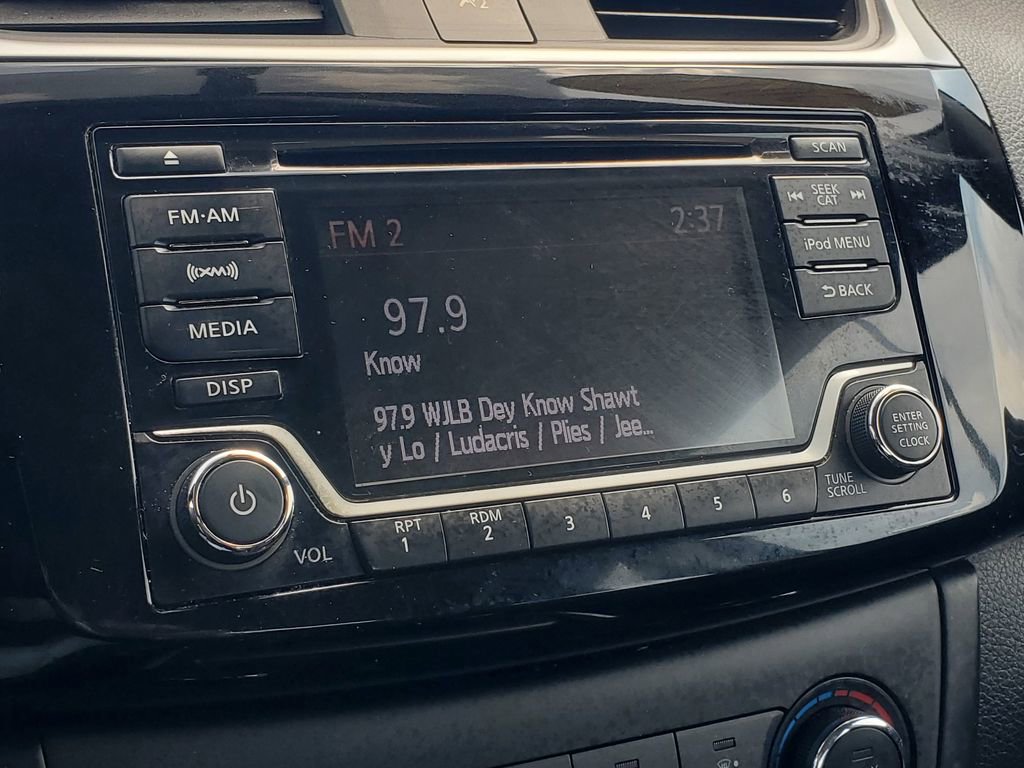 Used 2017 Nissan Sentra SV FWD image 21