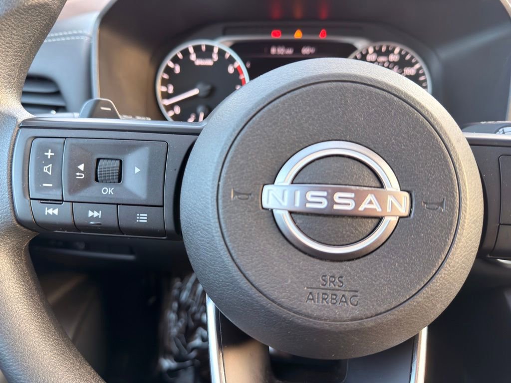 Used 2023 Nissan Rogue S AWD/4WD image 15