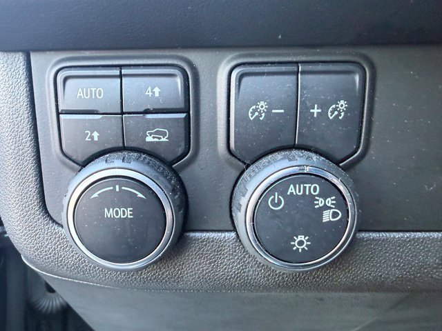 Used 2022 Chevrolet Suburban RST w/ Luxury Package AWD/4WD image 34