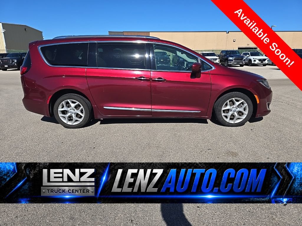 Used 2017 Chrysler Pacifica Touring-L Plus w/ Tire & Wheel Group