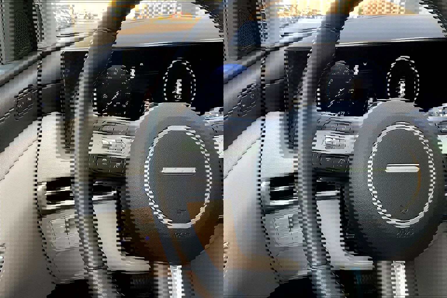 Used 2025 Hyundai Tucson Limited image 12