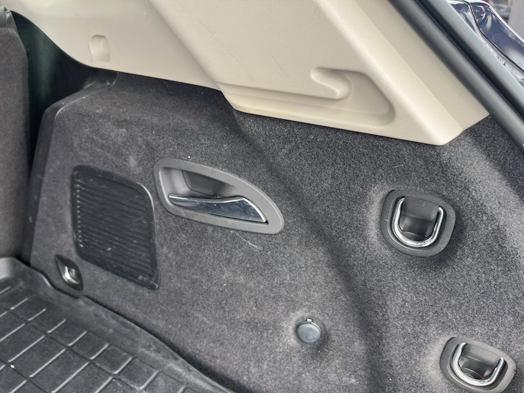 Used 2020 Buick Envision Premium w/ LPO, Interior Luxury Package image 30