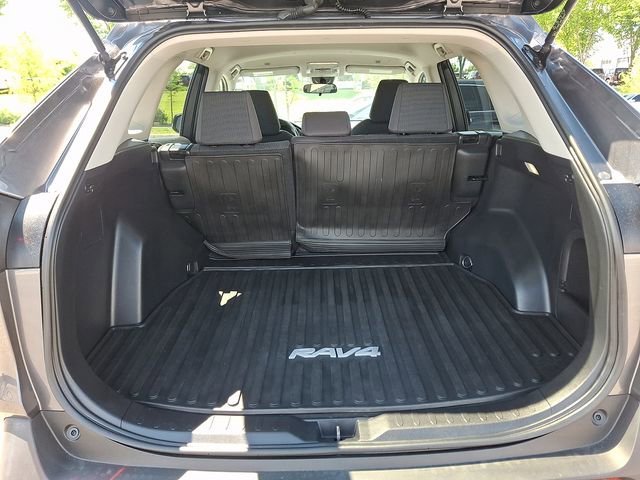 Certified 2023 Toyota RAV4 LE AWD/4WD image 28