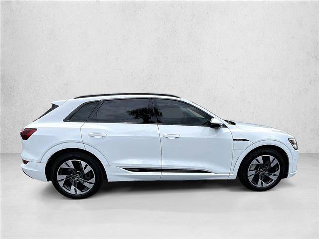 Used 2022 Audi e-tron Premium AWD/4WD image 5