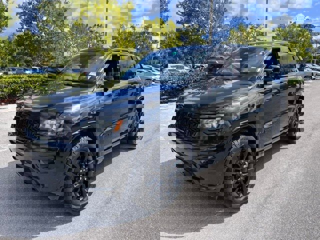 Used 2019 Jeep Grand Cherokee Altitude image 2