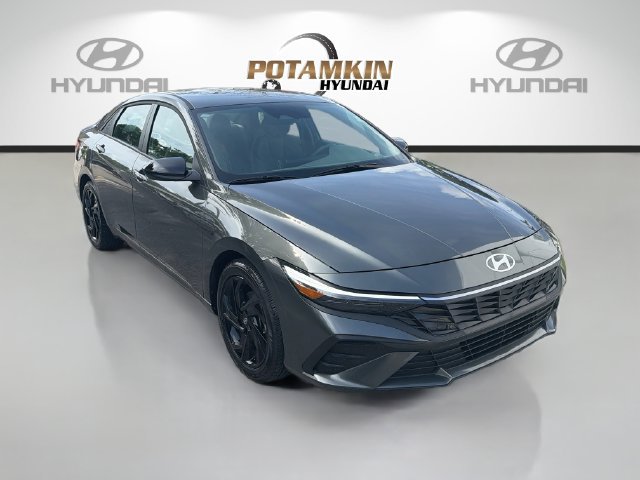 Certified 2026 Hyundai Elantra Sport FWD image 4