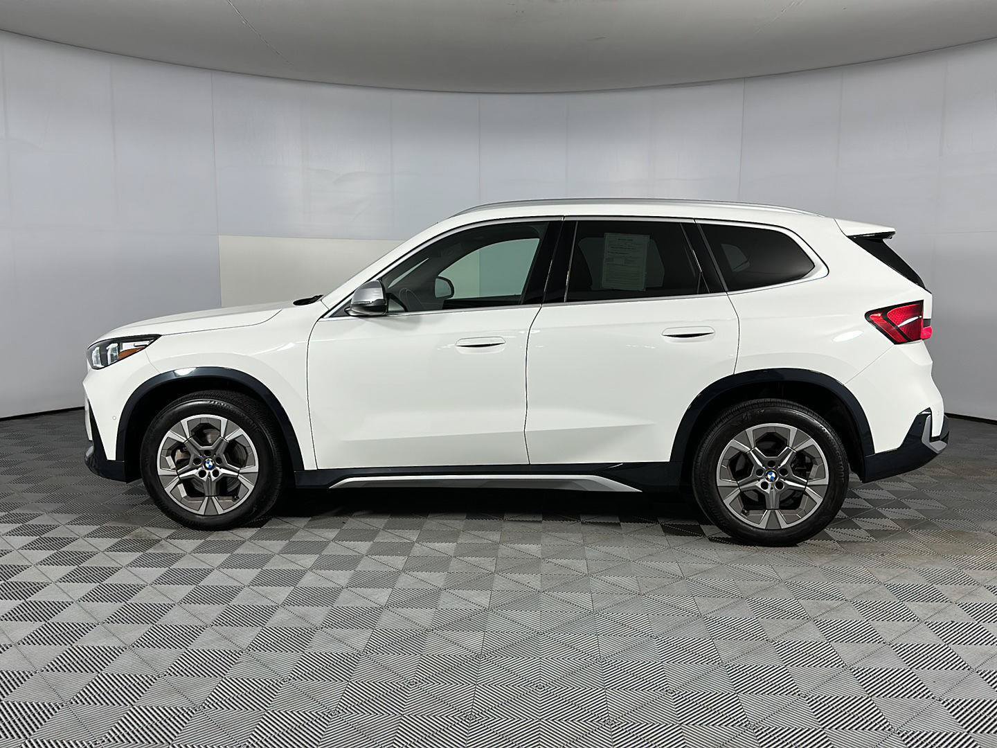 Used 2023 BMW X1 xDrive28i w/ Convenience Package AWD/4WD image 7