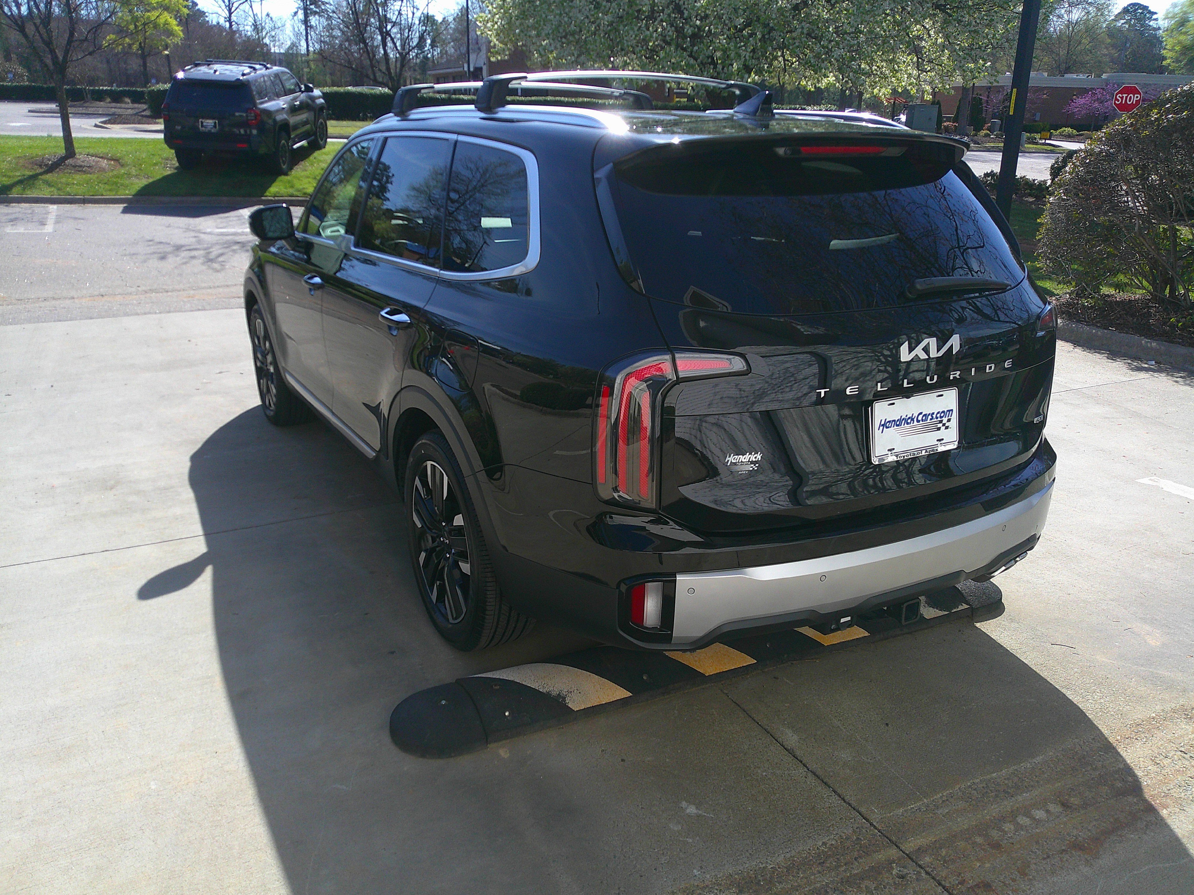 Used 2024 Kia Telluride SX Prestige w/ Towing Package image 9