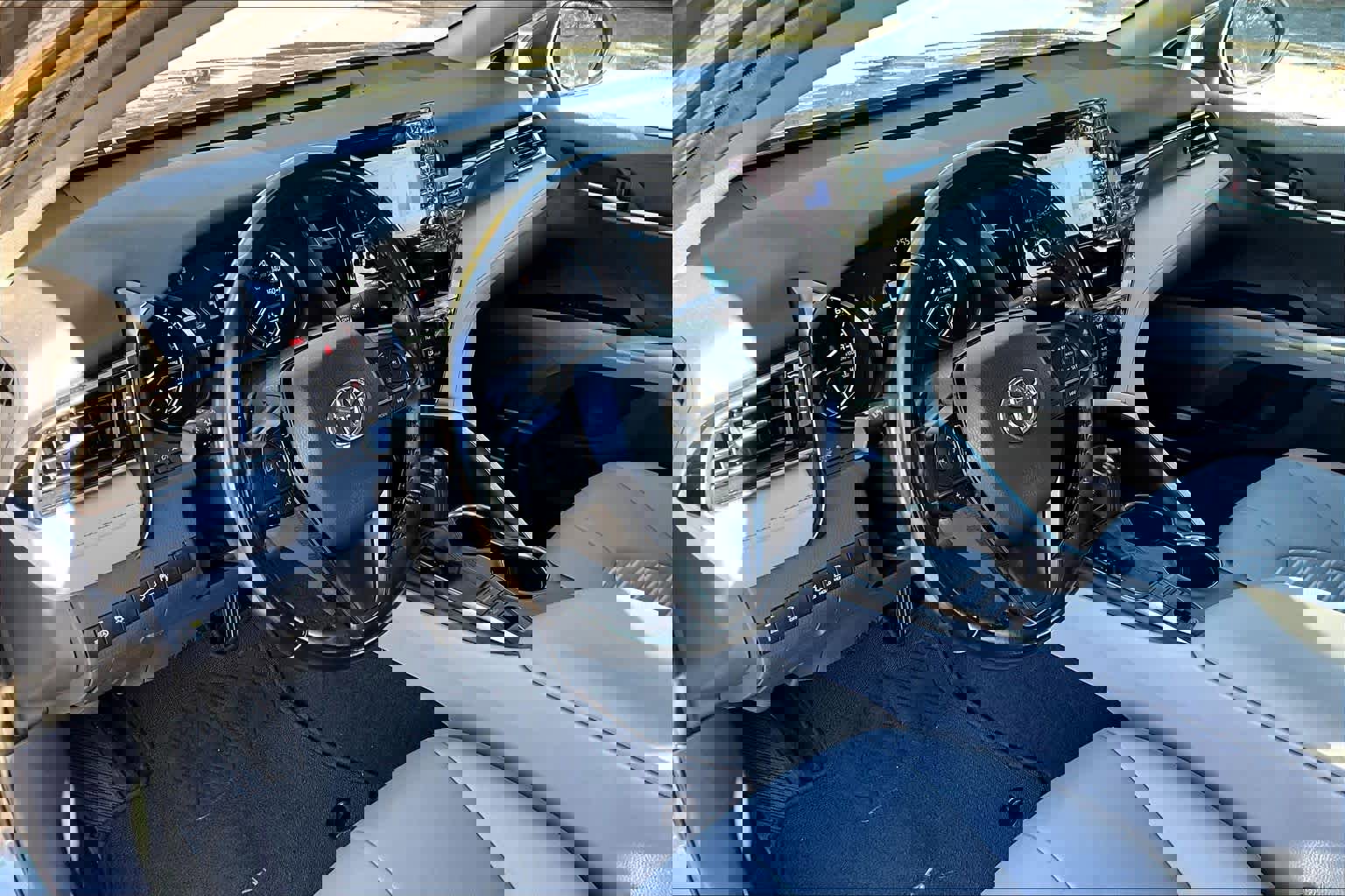 Used 2023 Toyota Camry SE image 16