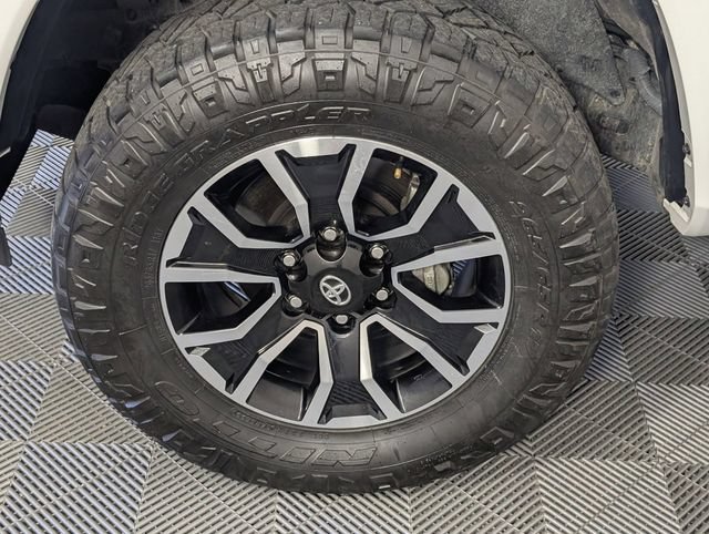 Used 2023 Toyota Tacoma TRD Sport w/ TRD Premium Sport Package AWD/4WD image 8