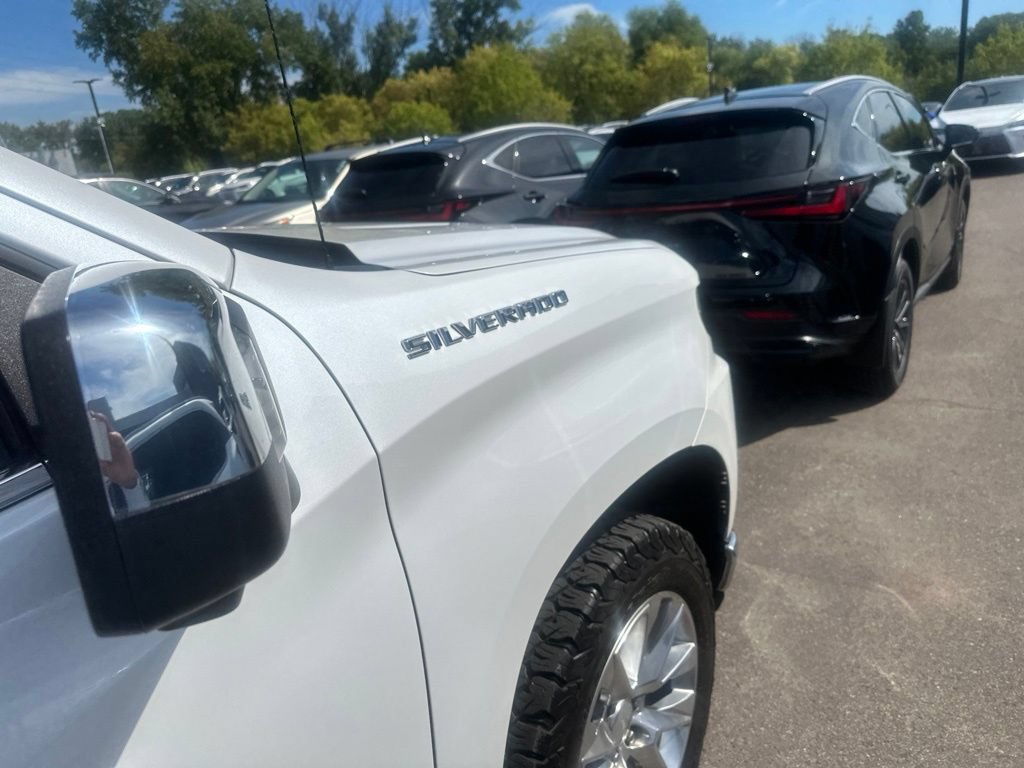 Used 2020 Chevrolet Silverado 1500 LTZ w/ LTZ Premium Package AWD/4WD image 22