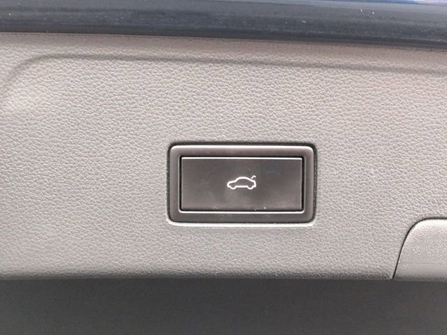 Used 2021 Volkswagen Atlas Cross Sport SE w/ Panoramic Sunroof Package FWD image 39