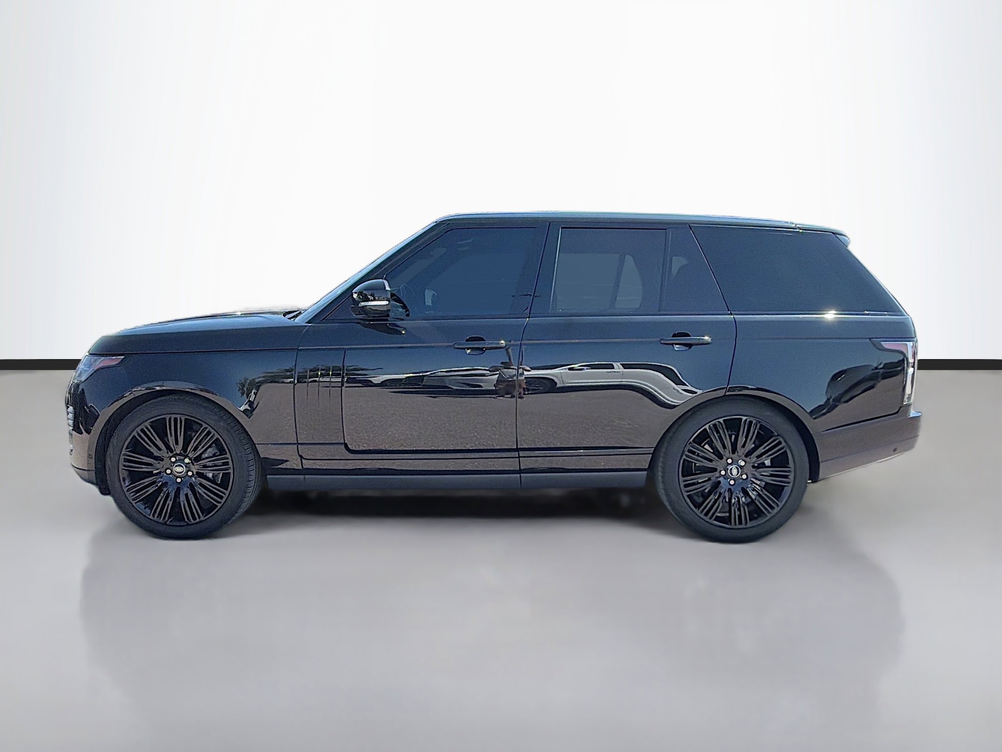 Used 2022 Land Rover Range Rover Westminster Edition image 2