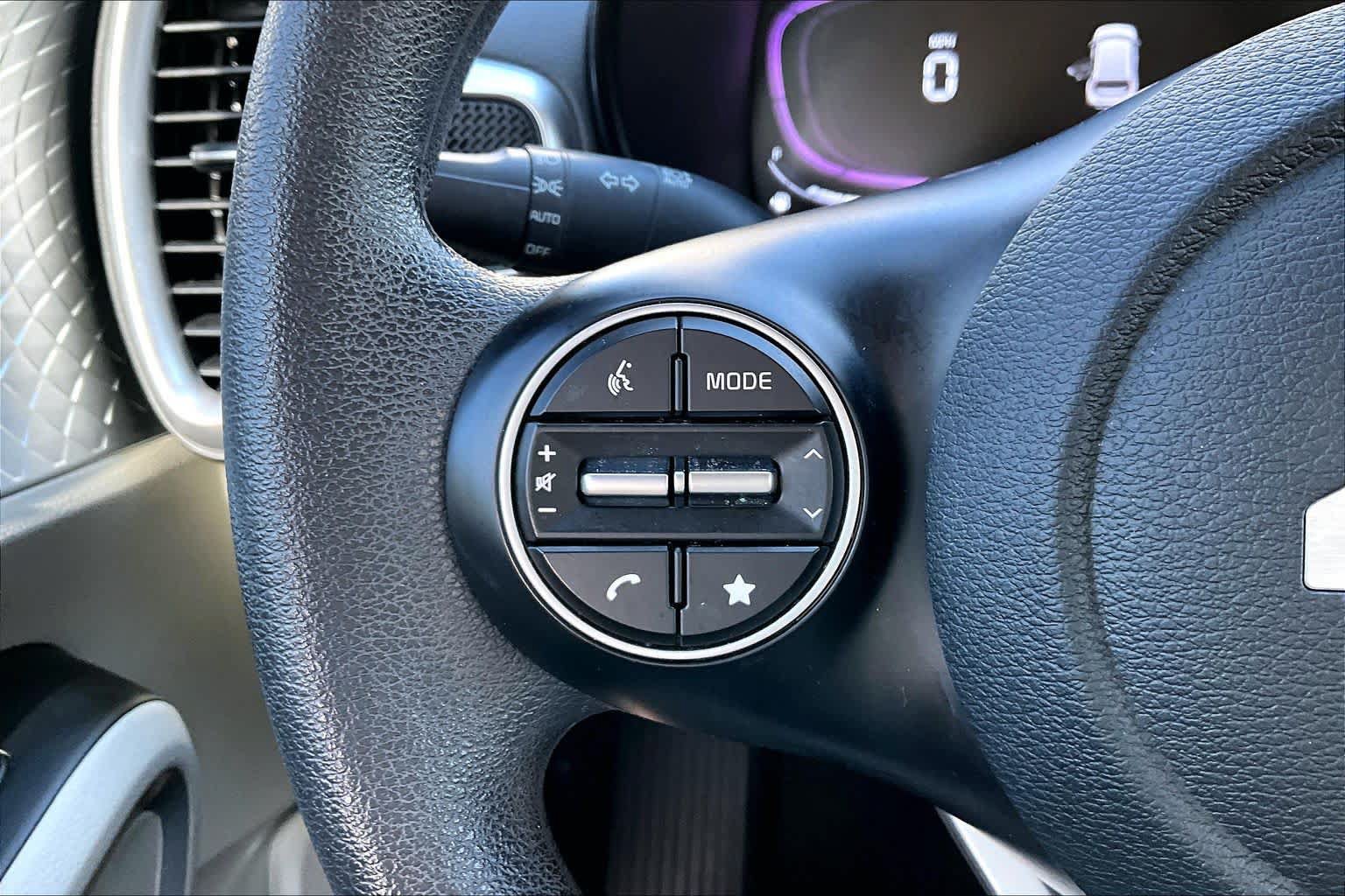 Used 2023 Kia Soul LX FWD image 22
