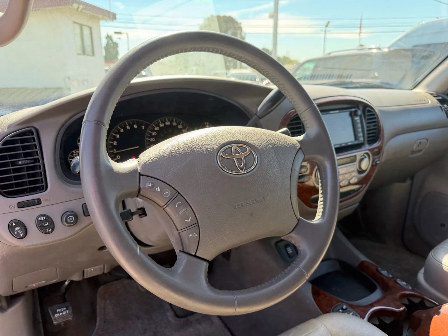 Used 2006 Toyota Sequoia Limited RWD image 11