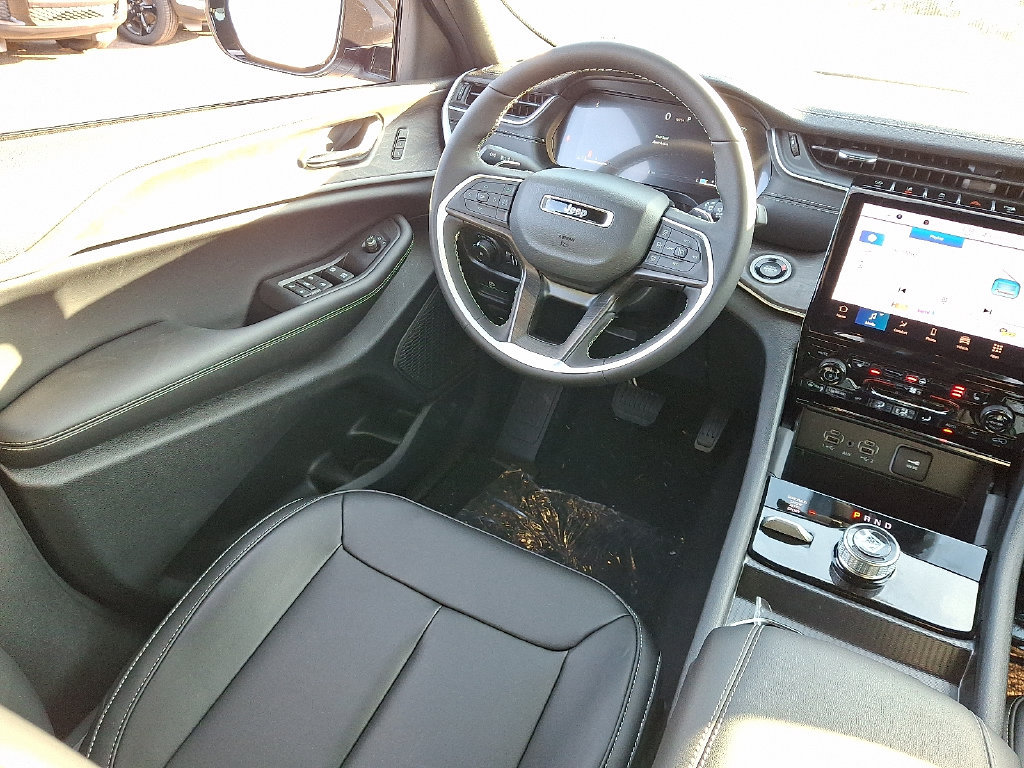 New 2025 Jeep Grand Cherokee Limited AWD/4WD image 10