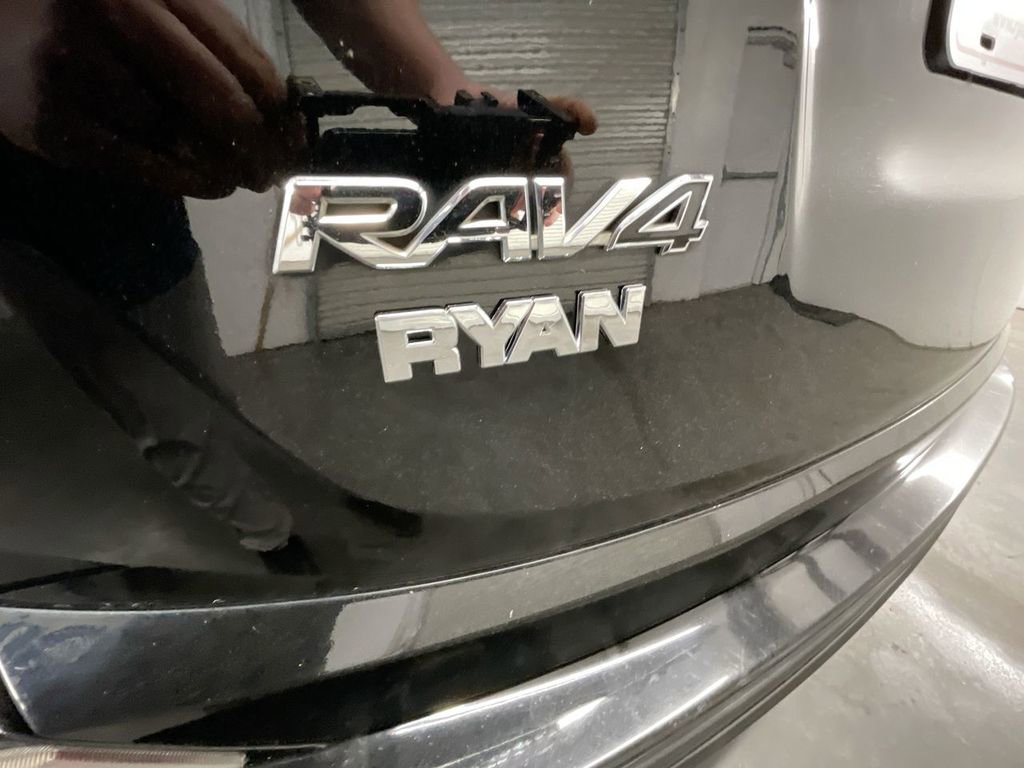 Used 2016 Toyota RAV4 LE image 28