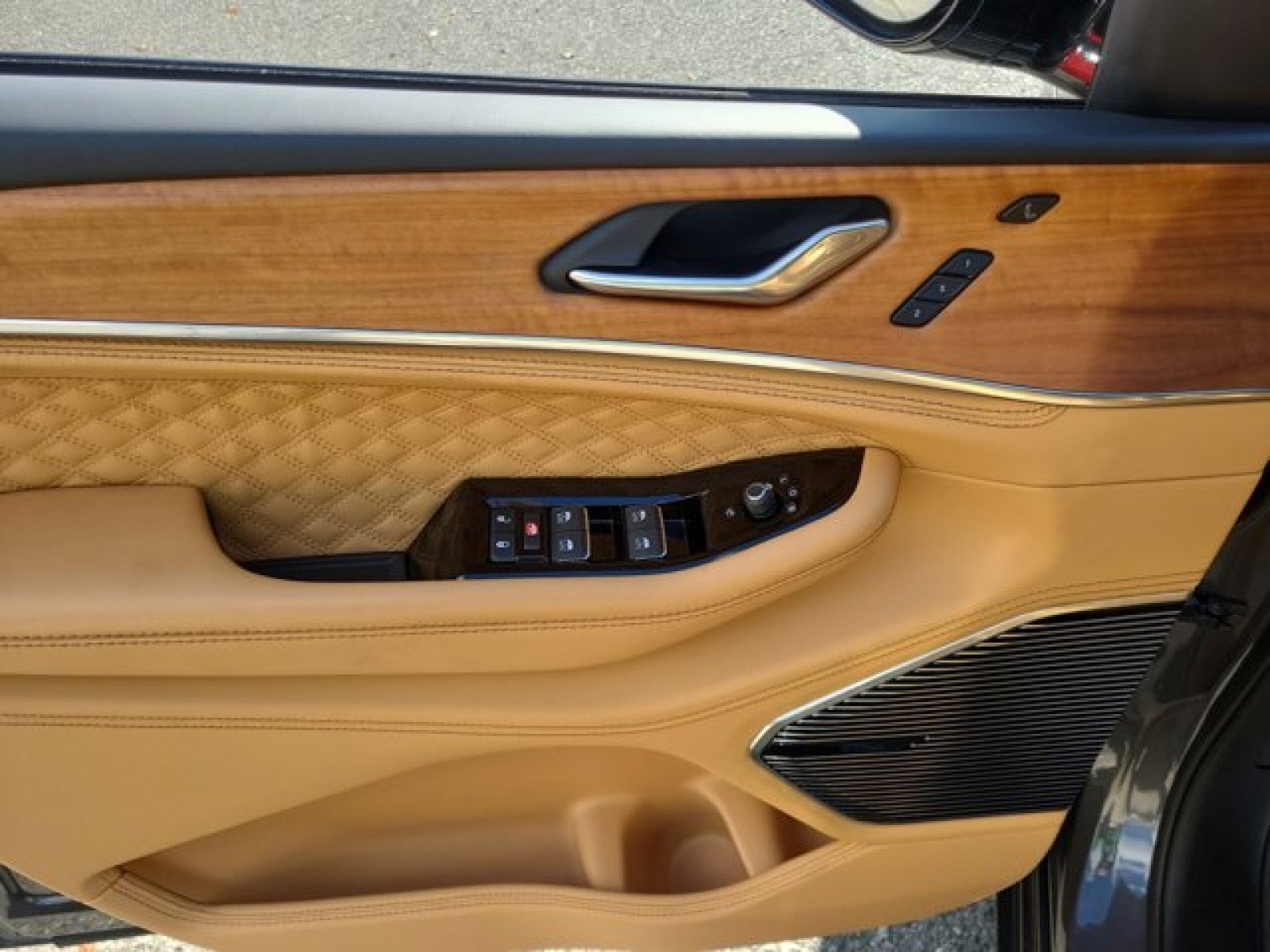 Used 2024 Jeep Grand Cherokee L Summit image 22