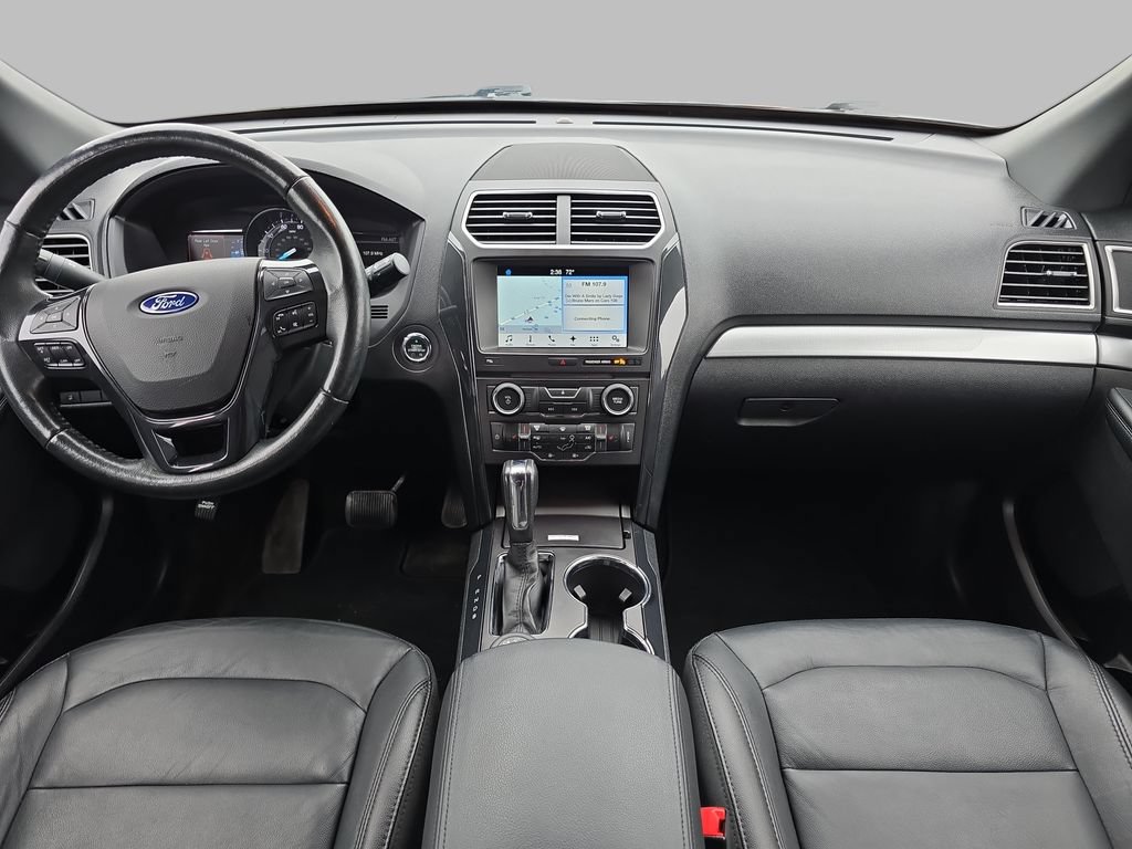 Used 2017 Ford Explorer XLT w/ Equipment Group 202A AWD/4WD image 11