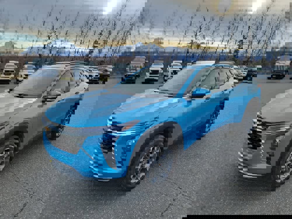 Used 2025 Chevrolet Trax LT w/ LT Convenience Package