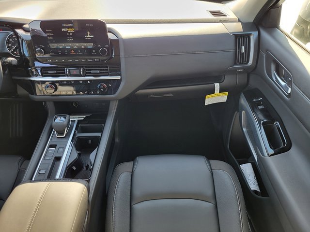 New 2025 Nissan Pathfinder SL image 16