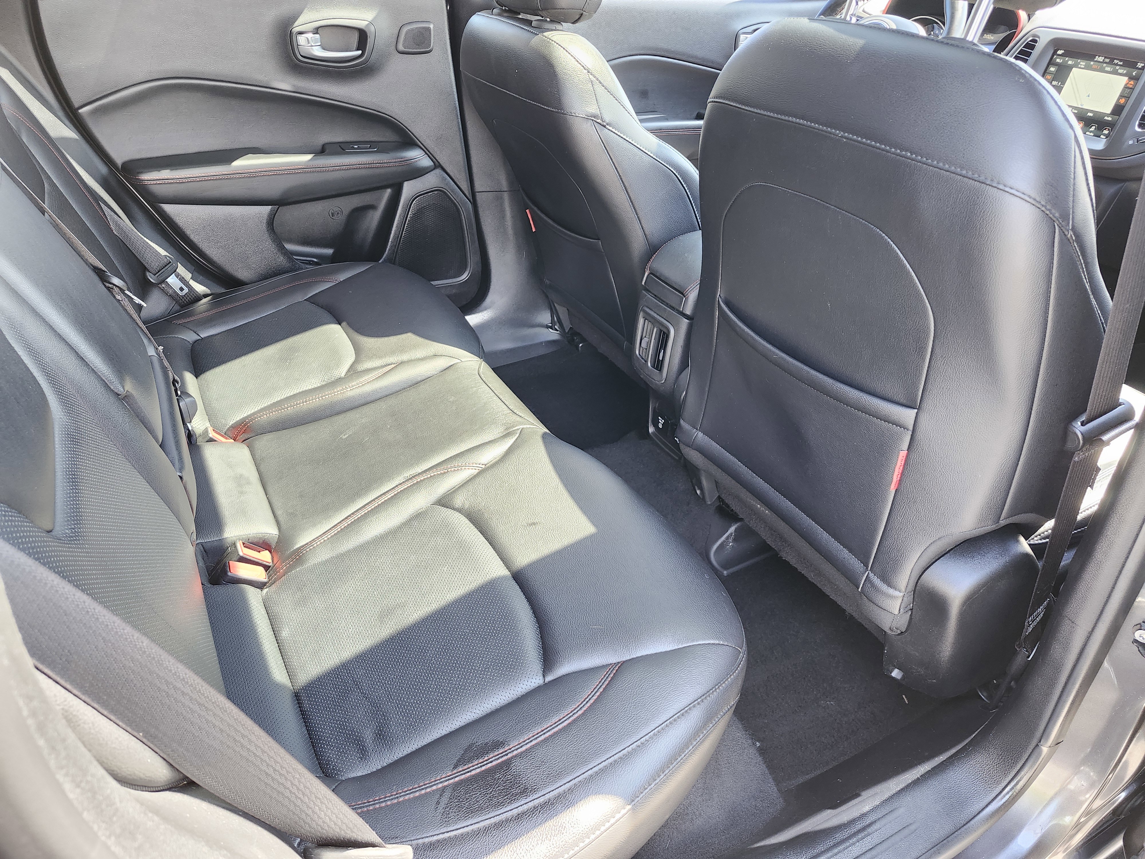 Used 2017 Jeep Compass Trailhawk w/ Leather Interior Group AWD/4WD image 20