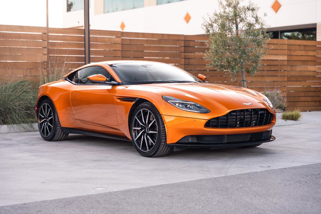 Used 2018 Aston Martin DB11 Coupe image 6