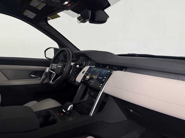 New 2026 Land Rover Discovery Sport Landmark AWD/4WD image 17