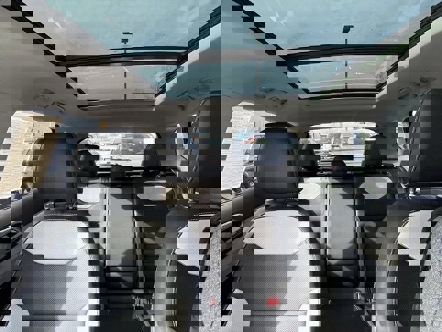 Certified 2025 Volkswagen Taos SEL image 25