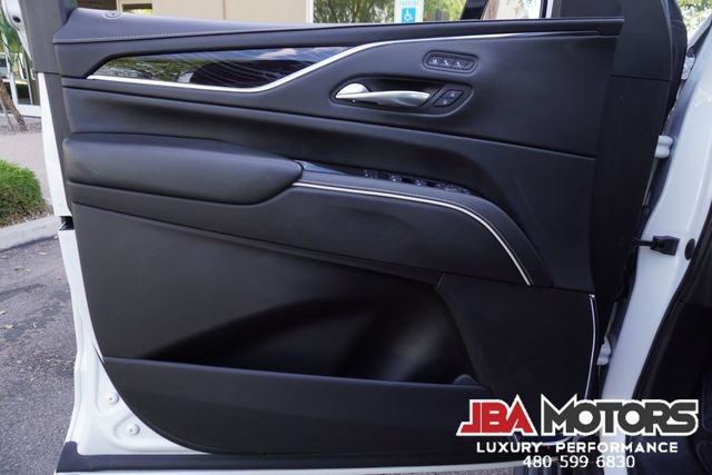 Used 2023 Cadillac Escalade V AWD/4WD image 98