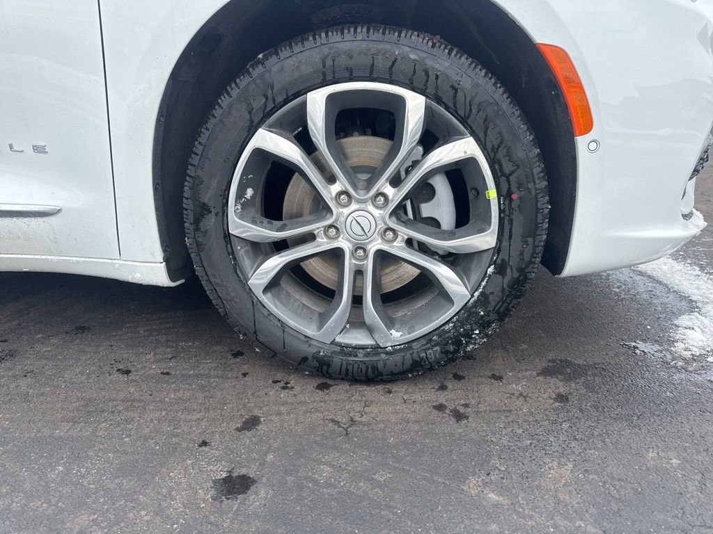 New 2026 Chrysler Pacifica Pinnacle image 60