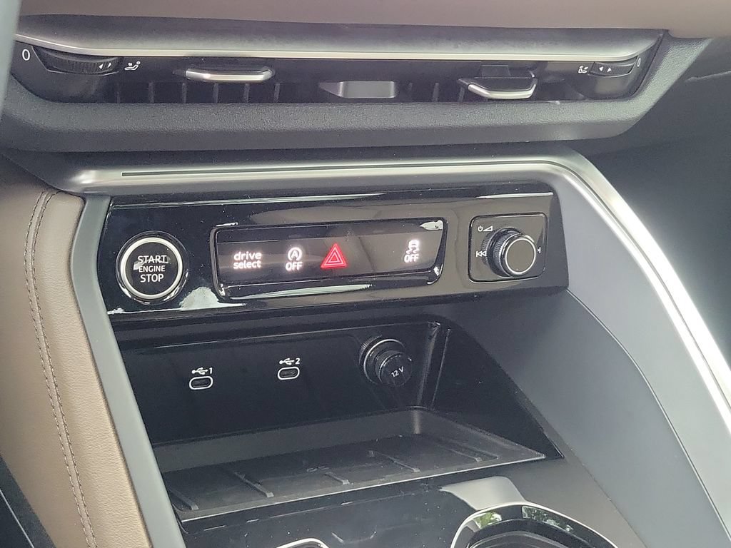 Certified 2025 Audi Q5 Premium Plus w/ Premium Plus AWD/4WD image 33