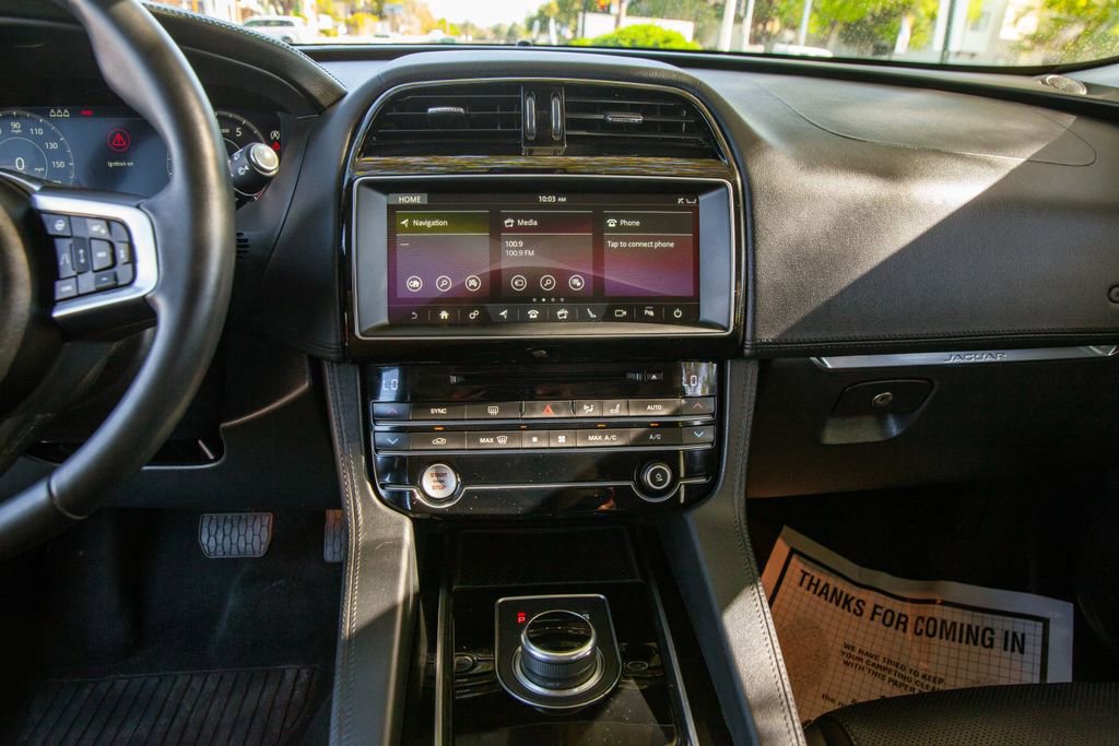 Used 2020 Jaguar F-PACE Prestige image 15