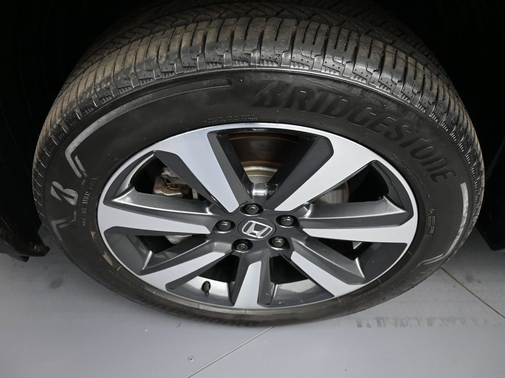 Used 2024 Honda Pilot Touring image 14