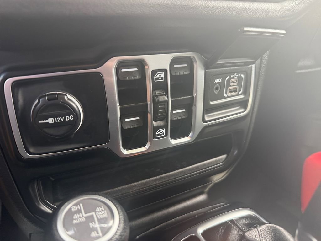 Certified 2025 Jeep Wrangler Unlimited Sahara w/ Safety Group image 27