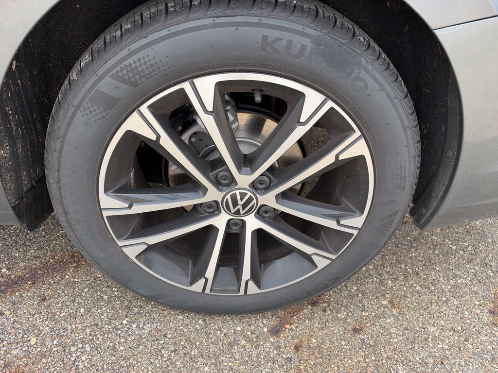 Used 2026 Volkswagen Jetta Sport FWD image 9