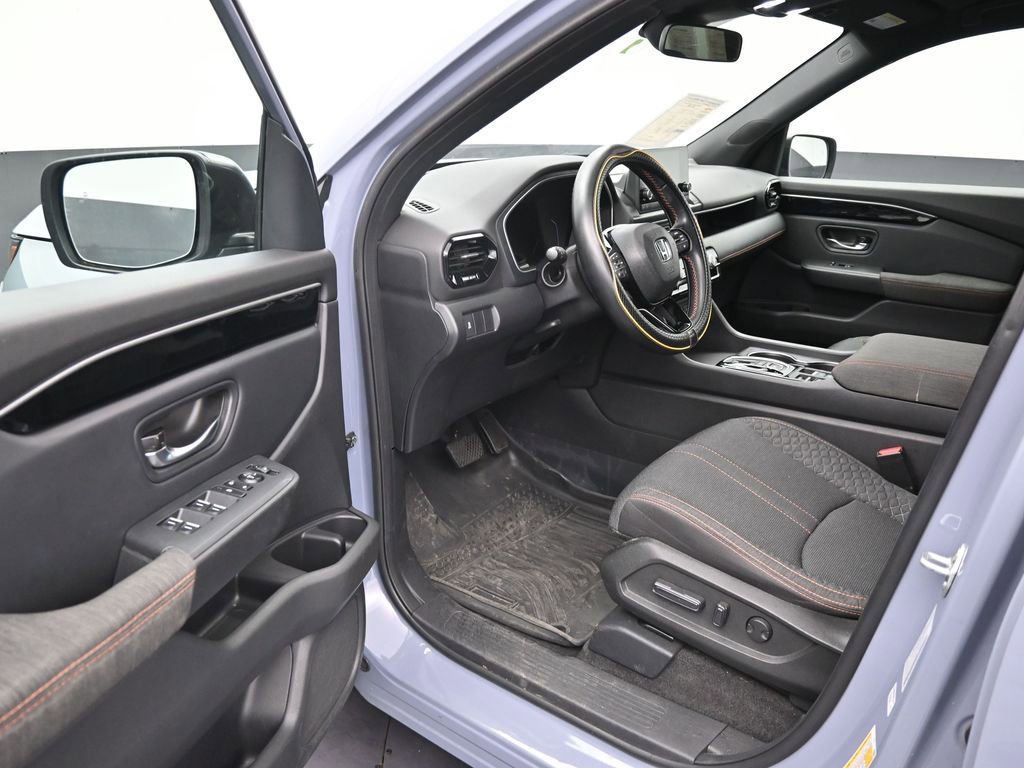 Used 2023 Honda Pilot Sport image 10