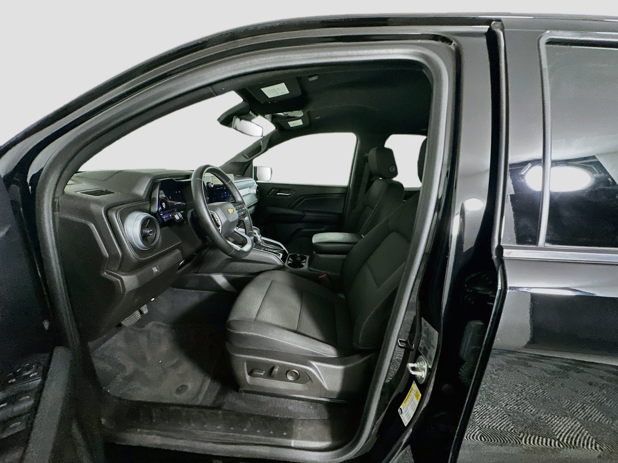 Used 2024 Chevrolet Colorado LT w/ LT Convenience Package II RWD image 13