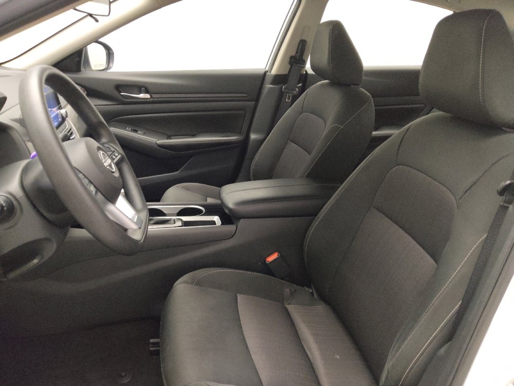 Used 2024 Nissan Altima 2.5 SV image 17