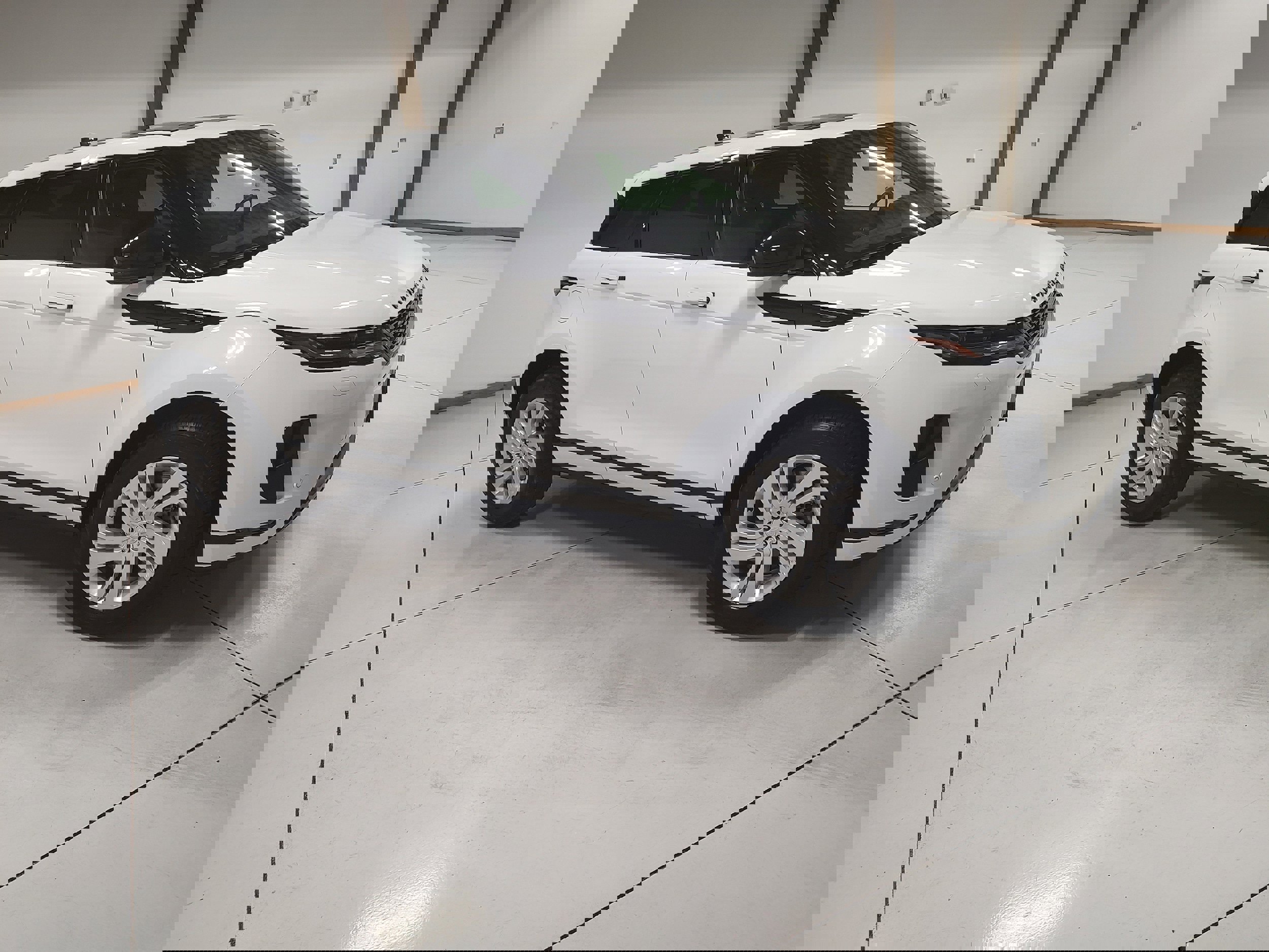 Used 2024 Land Rover Range Rover Evoque S image 2