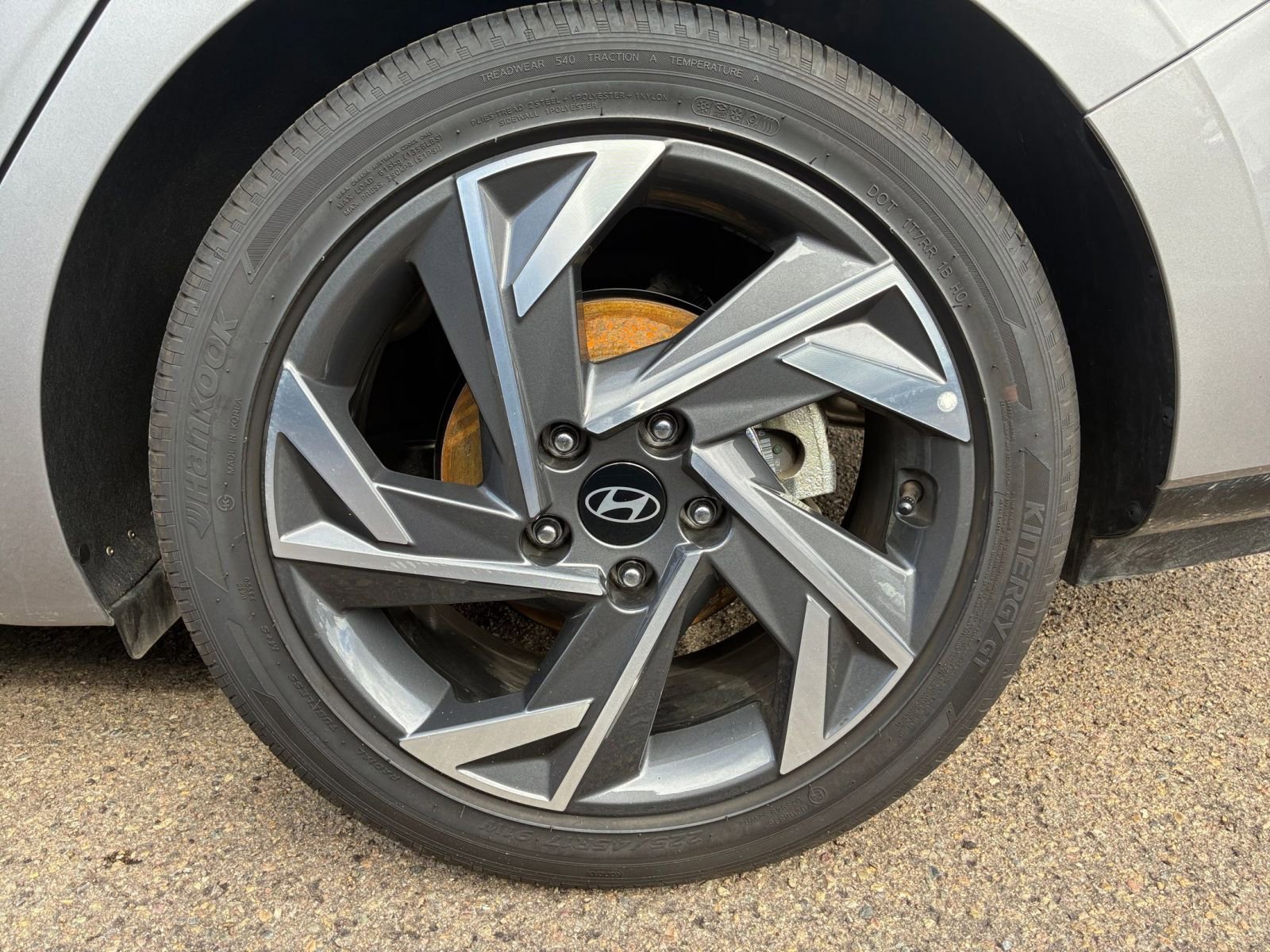 Used 2025 Hyundai Elantra Limited FWD image 32