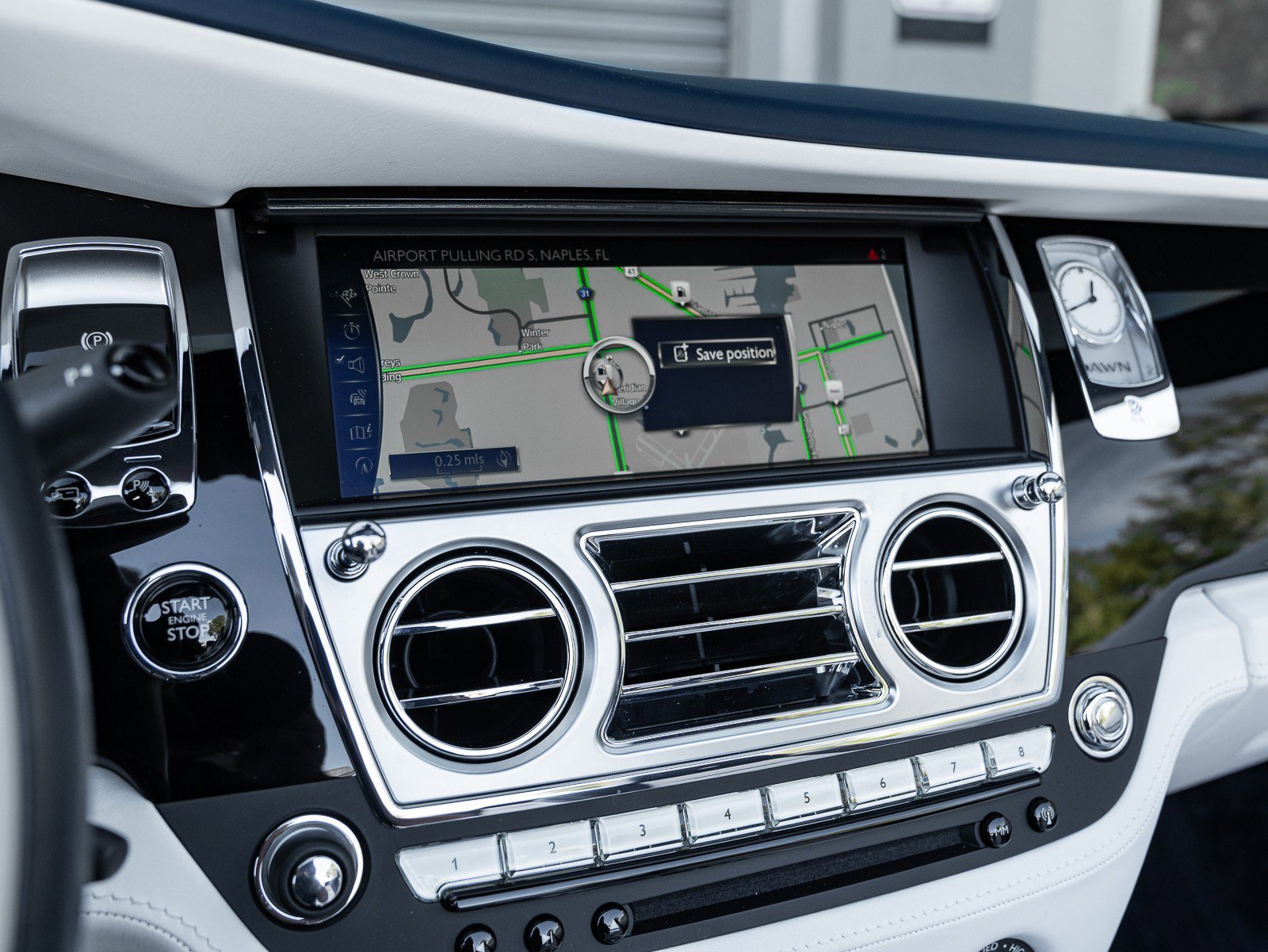 Used 2018 Rolls-Royce Dawn image 27